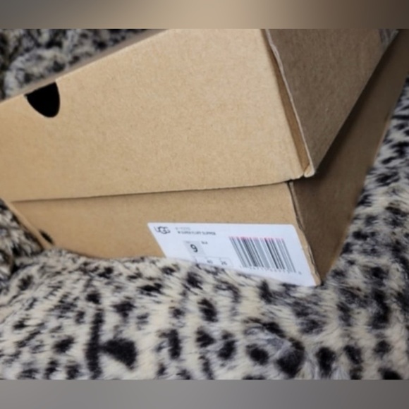 Ugg Fluff Yeah Super Fluff 9 - Picture 9 of 10